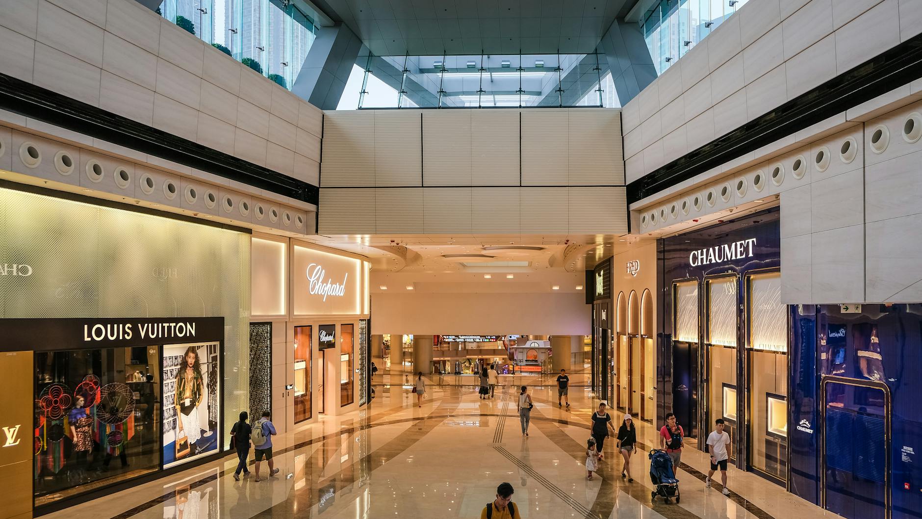July Plans: Best Books on Fashion and Brands